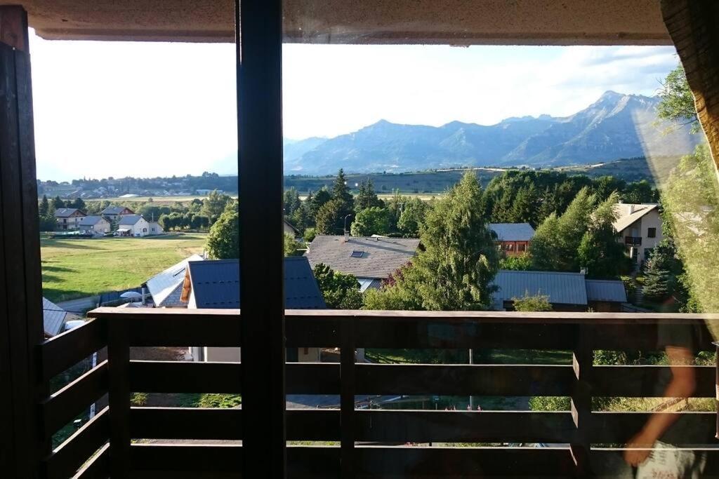 Belle Vue Au Chateau D'Ancelle Extérieur photo